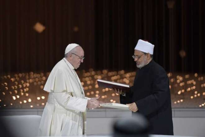 Pope_Francis and Ahmed elTayeb grand_imam of al Azhar signed joint declaration_on_human_fraternity_during at interreligious_meeting_in_Abu_Dhabi_UAE_Feb_4_2019_Credit_Vatican_Media_